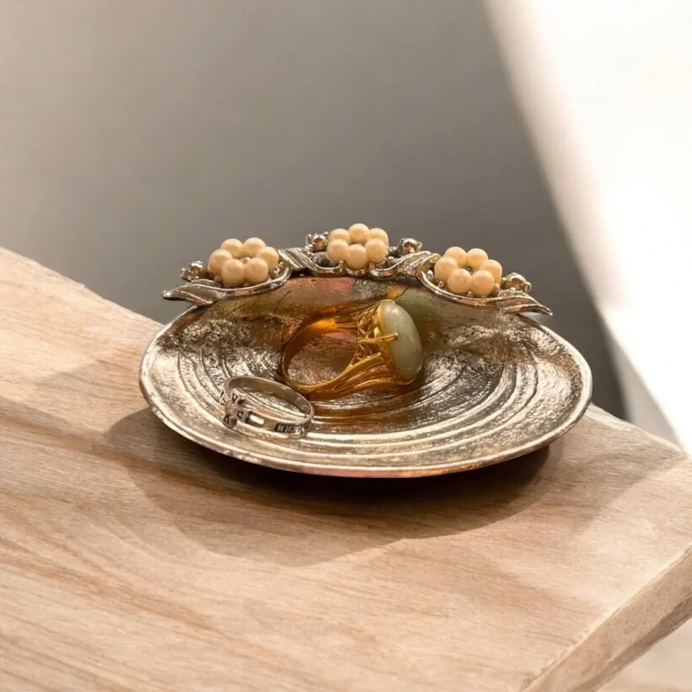 Faux Pearl Rhinestone Clam Shell Seashell Trinket Dish Beach Ocean Decor